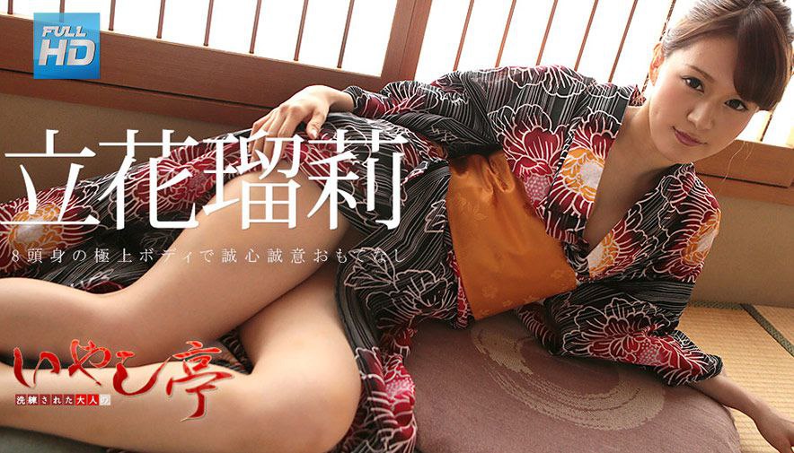 甜美乖巧美少女！强烈要求小秀一波！脱下内裤自摸骚穴，揉搓娇喘呻吟诱惑，多毛小穴超紧致